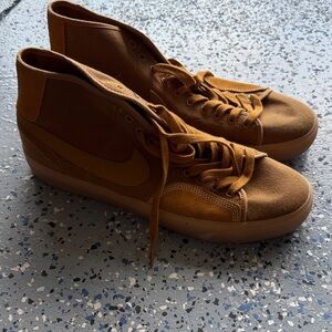 Nike Women's High-Top Sneakers - Tan